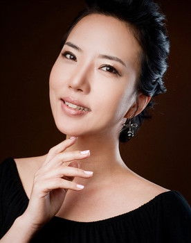 Hong Joo-hee as 