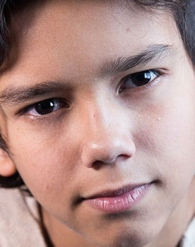 Tobias Carrieres as Levi