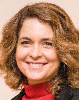 Cláudia Abreu as Bia