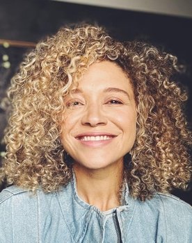 Fernanda Brum - Profetizando às Nações