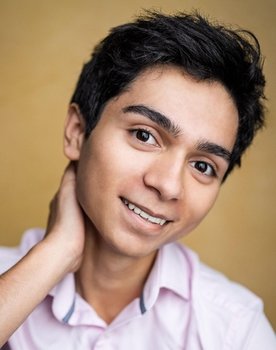 Alexander Molony as Peter Pan