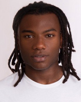 Gabriel Faryas as Matias