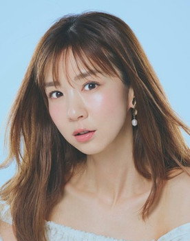 Aki Hoshino as 