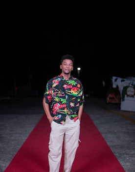 Peterson Feroli as Peterson