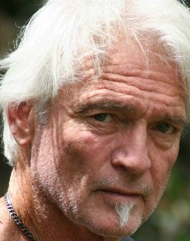 Chris Robinson as Ledring