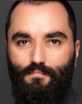 Cebrail Esen as Reyhan Ağa