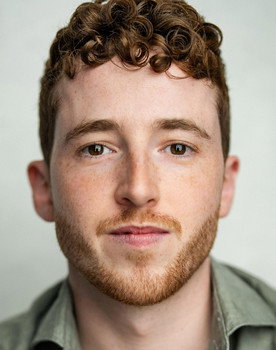 Frankie Fox as Boy