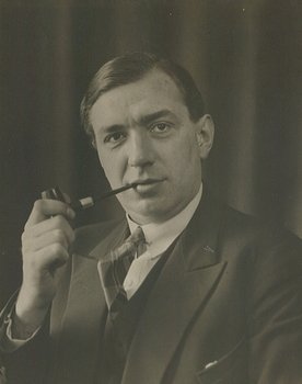 Henry Røsoch as Kommentator (voice)