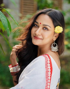 Anika Benty Kamal Aaira as