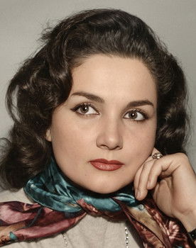 Nevin Aypar as Nihat'ın halası