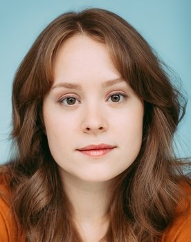 Rebecca Wass as Beatrice