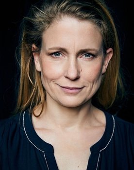 Antje Otterson as Frau Kreuzer