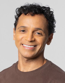 Regi Santos as 