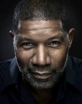 Dennis Haysbert as Raymond Deagan