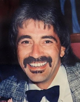 Matt Bonelli as Self - Bass Guitar