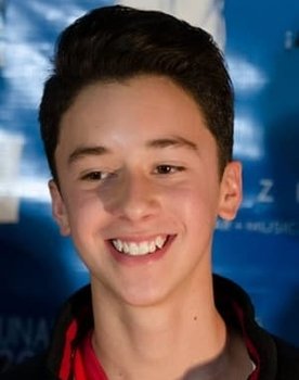 Gabriel Santoyo as Mauricio