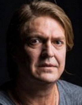 Andrey Bronnikov as Kruglov