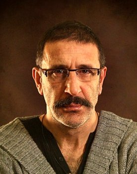 Cem Özer as 