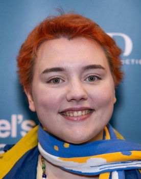 Kizzy Edgell as Darcy Olsson