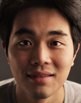 Lee Seung-hyun as 현승