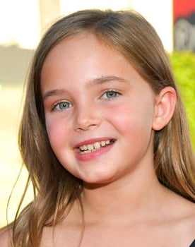 Ryan Kiera Armstrong as Mia Dindal
