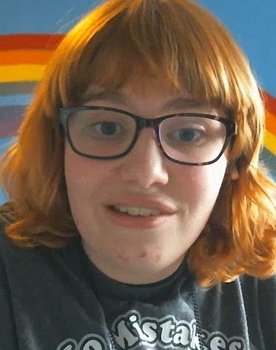 Ellietendo as Self