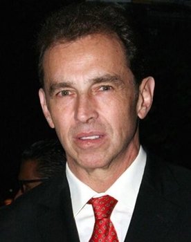 Rafael del Villar as Dr. Raúl Olivo