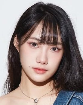 Yung-Hsun Hou as Classmate