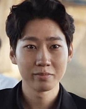 Shin Young-gyu as 