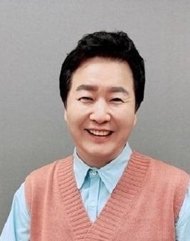 Kim Deok-hyeon as 
