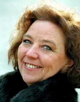 Grethe Kausland as 