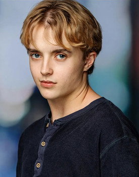 Templeton Steinwedel as Hale Alan