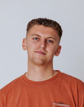 Finnlay Kulavuz as Self