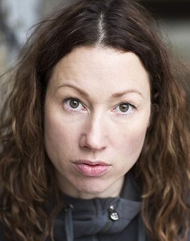 Tippy Elgar as Tess