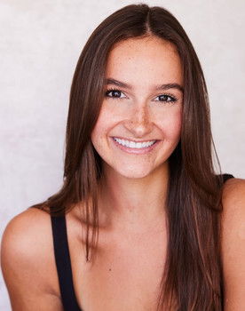 Sydney DiSabato as Arya