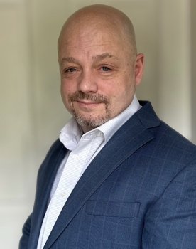 Chris Baldyga as Restaurant Patron (uncredited)