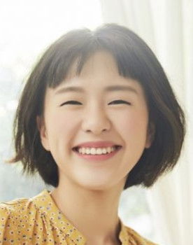 Choi Ha-yoon as Roxanne