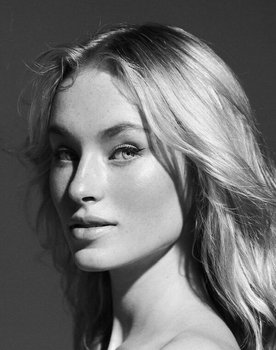 Lonneke van Krimpen as Saar