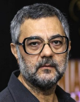 Alireza Sanifar as Reza