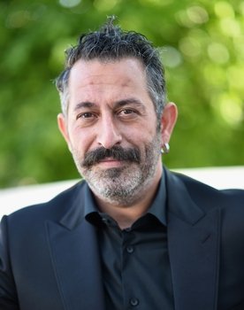 Cem Yılmaz as Ali Şenay / Boris Mancov