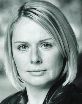 Heather Craney as Julie