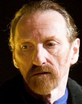 Jean O'Cottrell as Le directeur de la banque