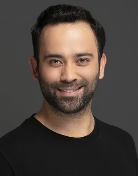 Barış Gönenen as Tahir
