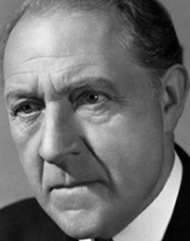Holmes Herbert as Sir Roscoe Crosby