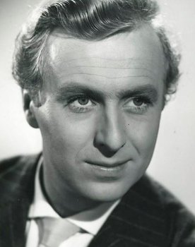Henning Moritzen as 