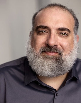 Ari Agbabian as Mr. Bennett