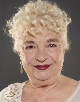 Ani İpekkaya as Mrs. Pastore