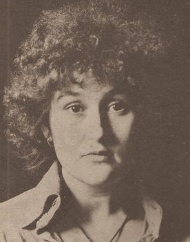 Maria Dimitriadi as Singer
