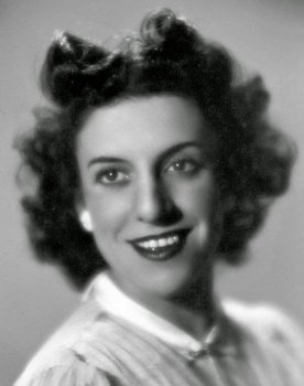 María Isbert as Prudencia