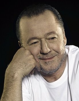 Enrique Piñeyro as 